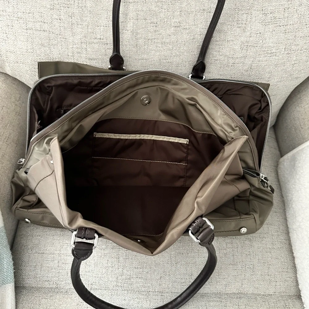 Tumi Large Voyageur Tote bag, Business bag. Water and stain resistant coating - Picture 5 of 7